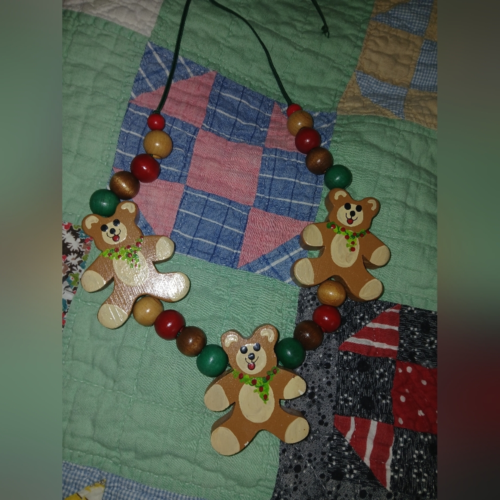 Christmas Handpainted Teddy Bear Garland Necklace In Vintage